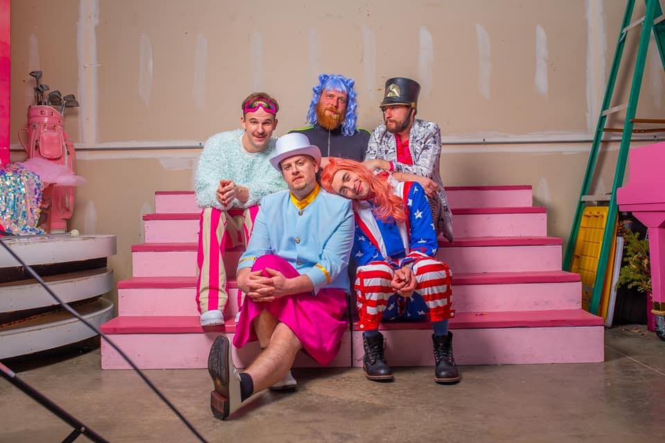 We're gonna get silly tomorrow night <a href="/IowaCityGabes/">Gabe's Iowa City</a> ! If you're around... join us??