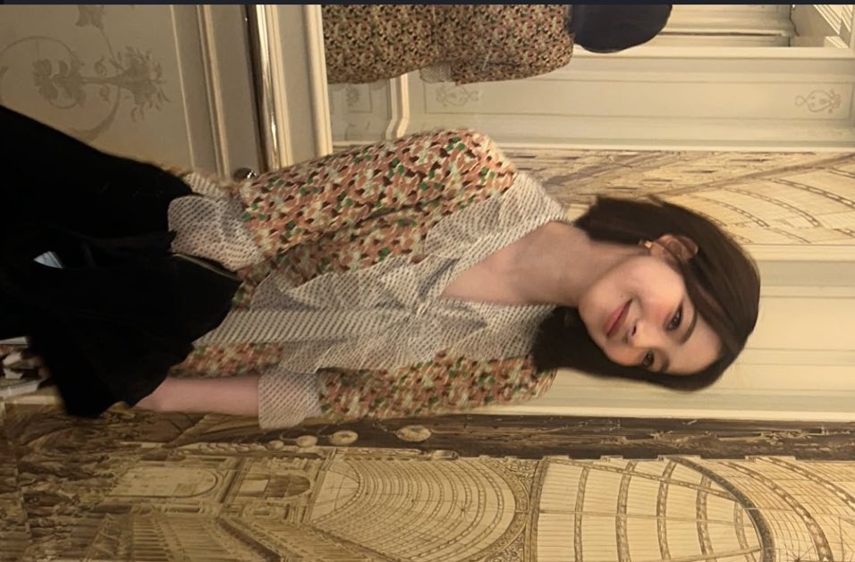 KARINA IS SO GIRLFRIEND CODED