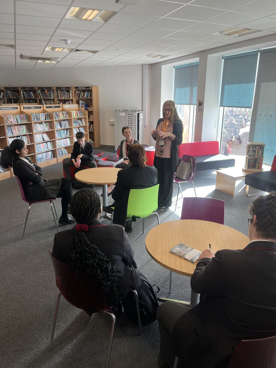 Venture_SU's tweet image. Thank you to Kayleigh and Mikaela from VGC, who came in to Venture to give a Friday Talk on careers in renewable energy today. @OrmistonVenture @OrmistonEast