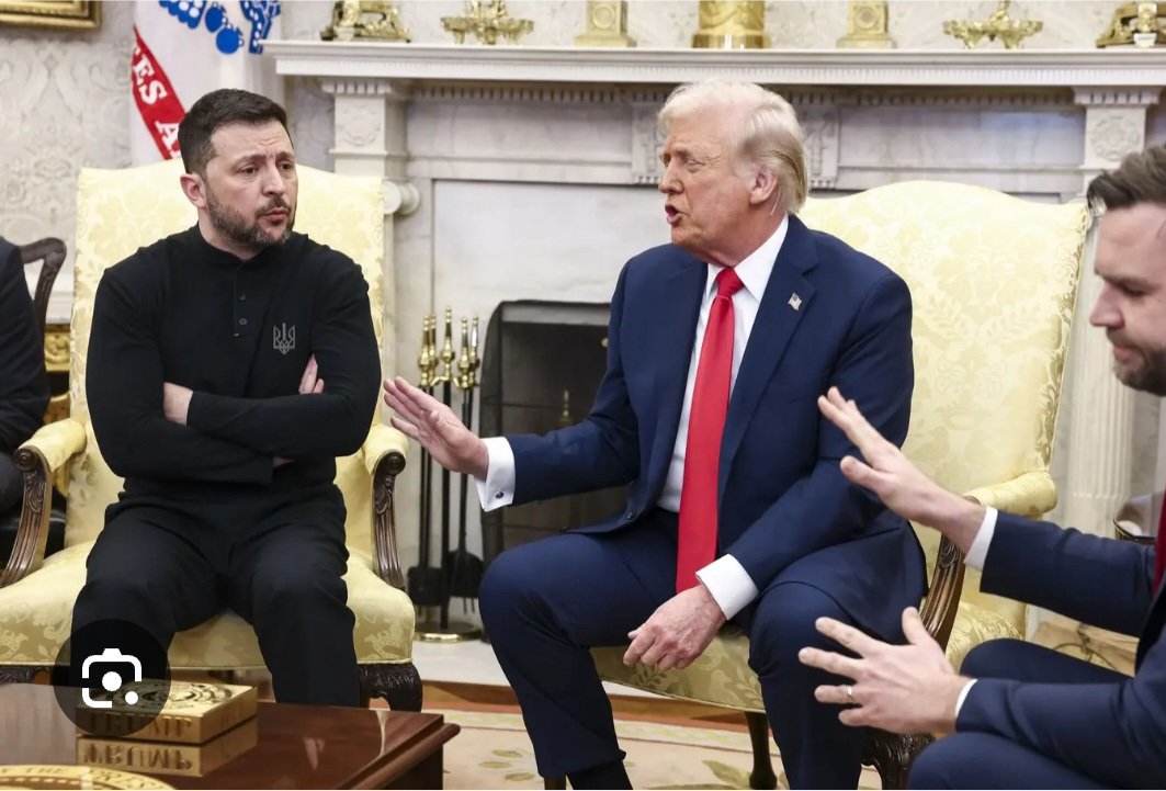 Emil Hacha, Staatspräsident der Tschechoslowakei, wird im März 1939 nach #Berlin zitiert, weil man den "Frieden" erhalten möchte. Er wird von Hitler in Anwesenheit von Göring beleidigt, bedroht und erpresst...

#Selenskyj im Februar 2025 in Washington. Er wird von #Trump und