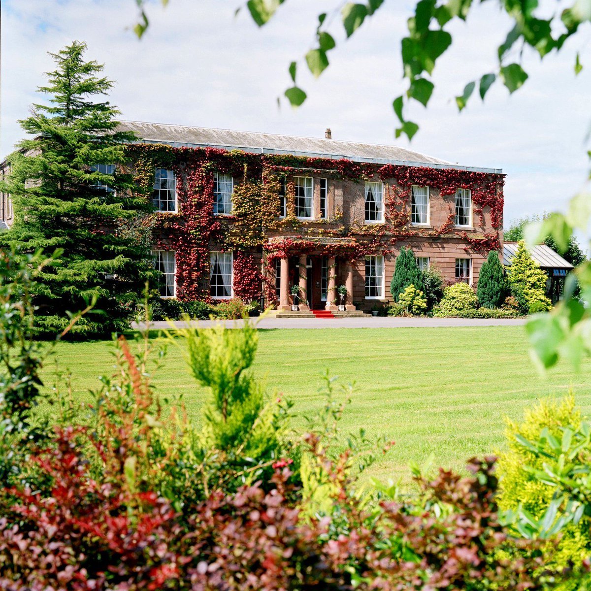 TheBBDirectory's tweet photo. ❤️ "We had a brilliant stay at the Greenhill Hotel. The staff were all so friendly & the food was our highlight. Great location, look forward to returning again." ❤️
https://t.co/DzgVyqQdzy
#Hotel #GeorgianMansion #GuestReview #LuxuriousStay #RedDial #Wigon @GreenhillHotel https://t.co/QYjTaaw5LH
