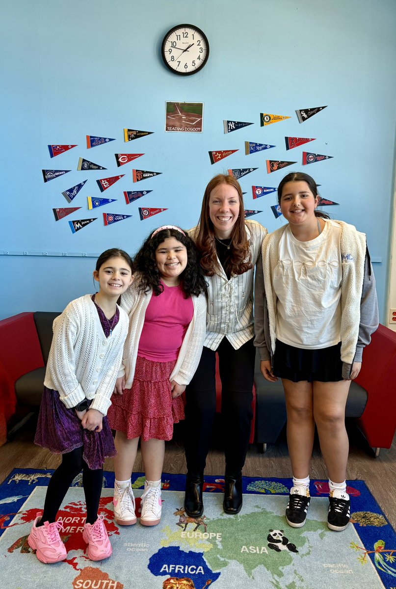 Allabouttheyet's tweet image. Career Exploration Day @MineolaMS was a SUCCESS!
👔Student Council sponsored a building wide spirit day, Dress to Impress!
And I got to share my friends with our 6th graders. Thank you ⚖️ Edwin Maldonado & 🎥 Mara Bush!
Shoutout to our Guidance Department for a great day!