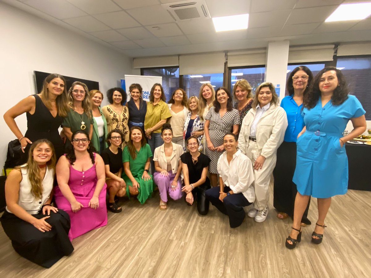 ONU Mujeres Argentina (@onumujeresarg) on Twitter photo 🤝 <a href="/ONUMujeresArg/">ONU Mujeres Argentina</a> <a href="/UNFPAargentina/">UNFPA Argentina</a> y los mecanismos provinciales 🇦🇷 dialogaron sobre los retos a nivel federal para fortalecer alianzas que impulsen políticas públicas para la igualdad y la erradicación de la violencia hacia las mujeres.
#PorYParaTodas las mujeres y niñas. 🤝 <a href="/ONUMujeresArg/">ONU Mujeres Argentina</a> <a href="/UNFPAargentina/">UNFPA Argentina</a> y los mecanismos provinciales 🇦🇷 dialogaron sobre los retos a nivel federal para fortalecer alianzas que impulsen políticas públicas para la igualdad y la erradicación de la violencia hacia las mujeres.
#PorYParaTodas las mujeres y niñas.