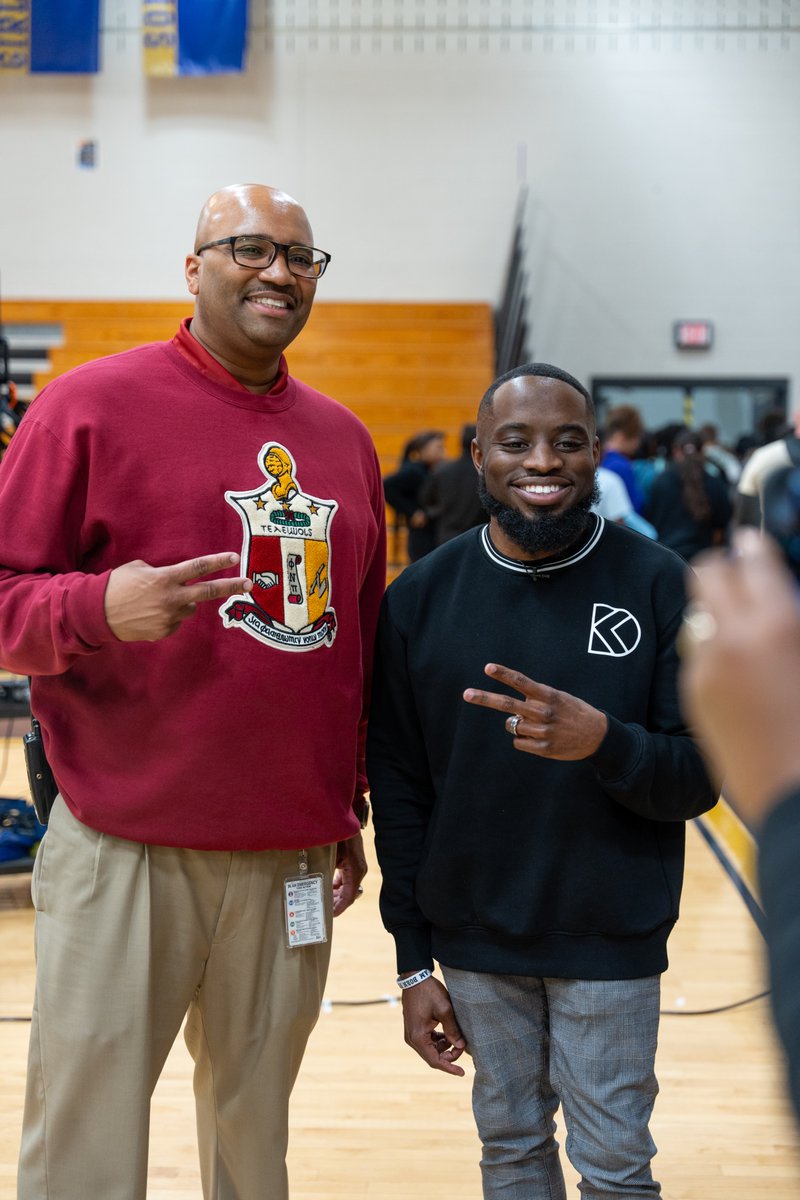 UANESWORLD tweet media