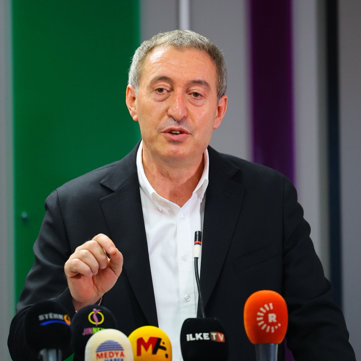 bosunatiklama's tweet photo. DEM Parti Eş Başkanı Tuncer Bakırhan:

"Öcalan'ın çağrısından 1 dakika sonra Bahçeli beni arayıp tebrik etti. 'Rahat olun, bu ülkeyi birlikte demokratikleştireceğiz' dedi." https://t.co/lNK26a0snO