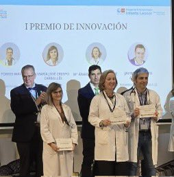 Juan Torres Macho (@jtorresmacho) on Twitter photo La fuerza de las ideas y el trabajo en equipo te pueden llevar a cotas que nunca hubieras imaginado
Un honor ser premiados en un hospital lider en innovacion #HUIL
Gracias a todo el equipo #Atheroscope
<a href="/juliomayol/">Julio Mayol</a> <a href="/mercedesnavio/">Mercedes Navío Acosta</a> <a href="/Anabel_FrancoM/">Anabel Franco 🩺</a> <a href="/julianig/">Julian Isla Gomez</a> <a href="/SaludMadrid/">Salud Madrid</a> La fuerza de las ideas y el trabajo en equipo te pueden llevar a cotas que nunca hubieras imaginado
Un honor ser premiados en un hospital lider en innovacion #HUIL
Gracias a todo el equipo #Atheroscope
<a href="/juliomayol/">Julio Mayol</a> <a href="/mercedesnavio/">Mercedes Navío Acosta</a> <a href="/Anabel_FrancoM/">Anabel Franco 🩺</a> <a href="/julianig/">Julian Isla Gomez</a> <a href="/SaludMadrid/">Salud Madrid</a>