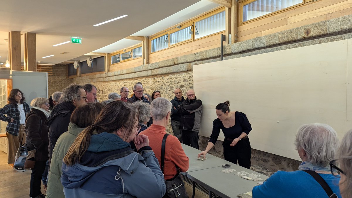 [ RETOUR EN IMAGES ]
Cette semaine, le <a href="/museemayenne/">MuséechâteauMayenne</a> a reçu la chercheuse Manon Larue de l’université d’Orléans.
Spécialiste des monnaies antiques, elle a présenté ses recherches sur les as de Caligula au cours d’un déjeuner-conférence.
<a href="/Mayenne_Ville/">Ville de Mayenne</a> #numismatique #archéologie