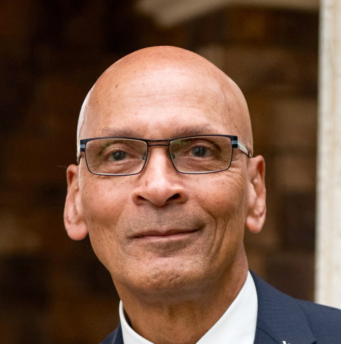 It's with profound sadness that we announce the passing of Professor Emeritus, Dr. Carlton Gyles. Dr. Gyles's warmth and passion for learning enriched the lives of many. Our deepest condolences to his family, friends, and colleagues. 

ovc.uoguelph.ca/news/node/4535