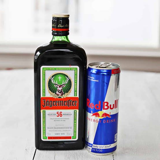 krugersville's tweet image. Le combo kwa LIV Durban right now 😭😭 ngathi ngizo phuma la with a single mother of 3 ngigabone lutho #JägermeisterSA #BestNights #OWeek #StagHaus