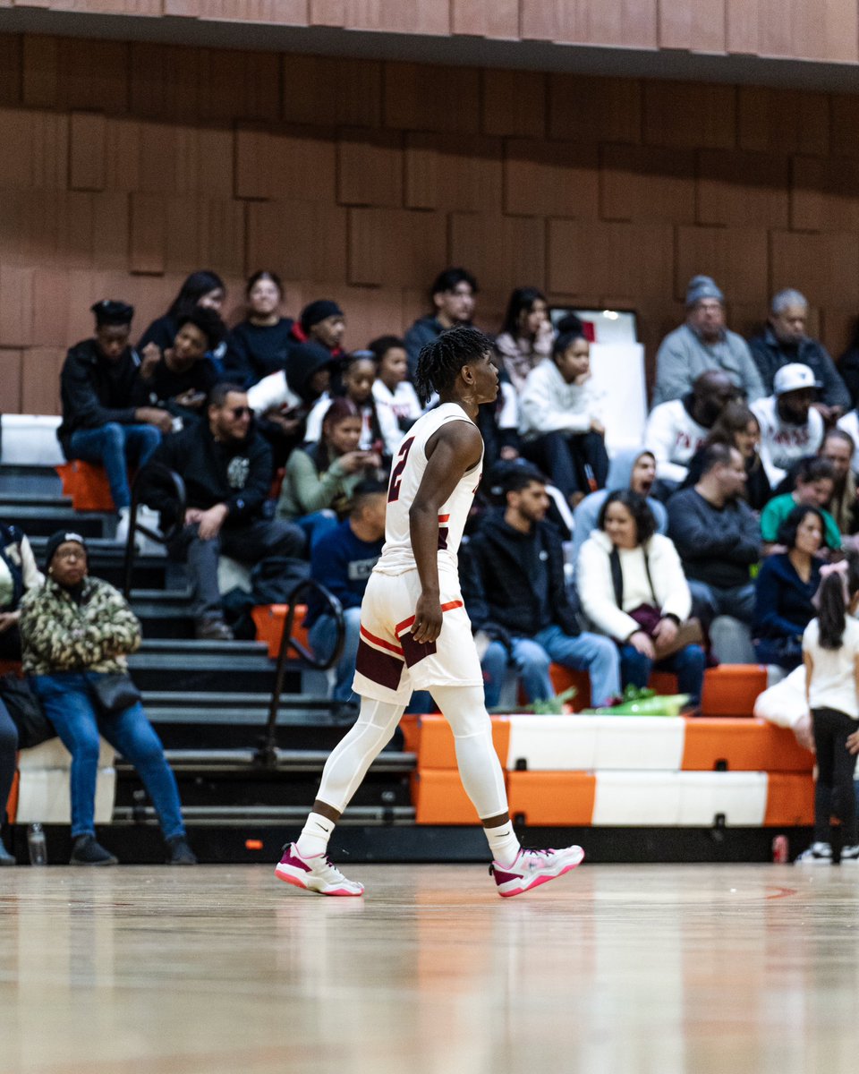 Glenn “ Deuce” Howell (@deu2ce_) on Twitter photo End of Season Stats:
28.7 Ppg
6.4 apg
3.6 spg
<a href="/ILhoopsrecruits/">Illinois Hoops Recruits</a>
<a href="/TopPreps/">College Coach / College Scout / College Recruiter</a>
<a href="/CoachTreal2/">Coach Treal Holland II</a> <a href="/CoachPerry15/">Byron Perry</a> End of Season Stats:
28.7 Ppg
6.4 apg
3.6 spg
<a href="/ILhoopsrecruits/">Illinois Hoops Recruits</a>
<a href="/TopPreps/">College Coach / College Scout / College Recruiter</a>
<a href="/CoachTreal2/">Coach Treal Holland II</a> <a href="/CoachPerry15/">Byron Perry</a>