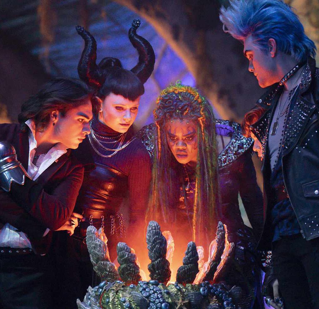 descendantstrr's tweet photo. 🚨 None of the characters from the past will be returning in Descendants 5 https://t.co/ScyR0I7UpB