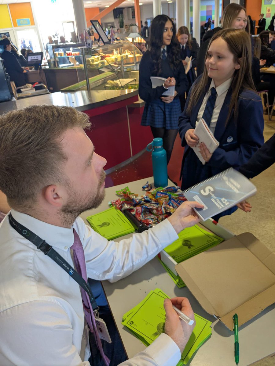 ManorAHT_PP's tweet photo. We had a very busy Proud Work station as usual today at lunch time. Great to see students and staff celebrating this week’s achievements #SmashingIt https://t.co/ajW9mMh5zj