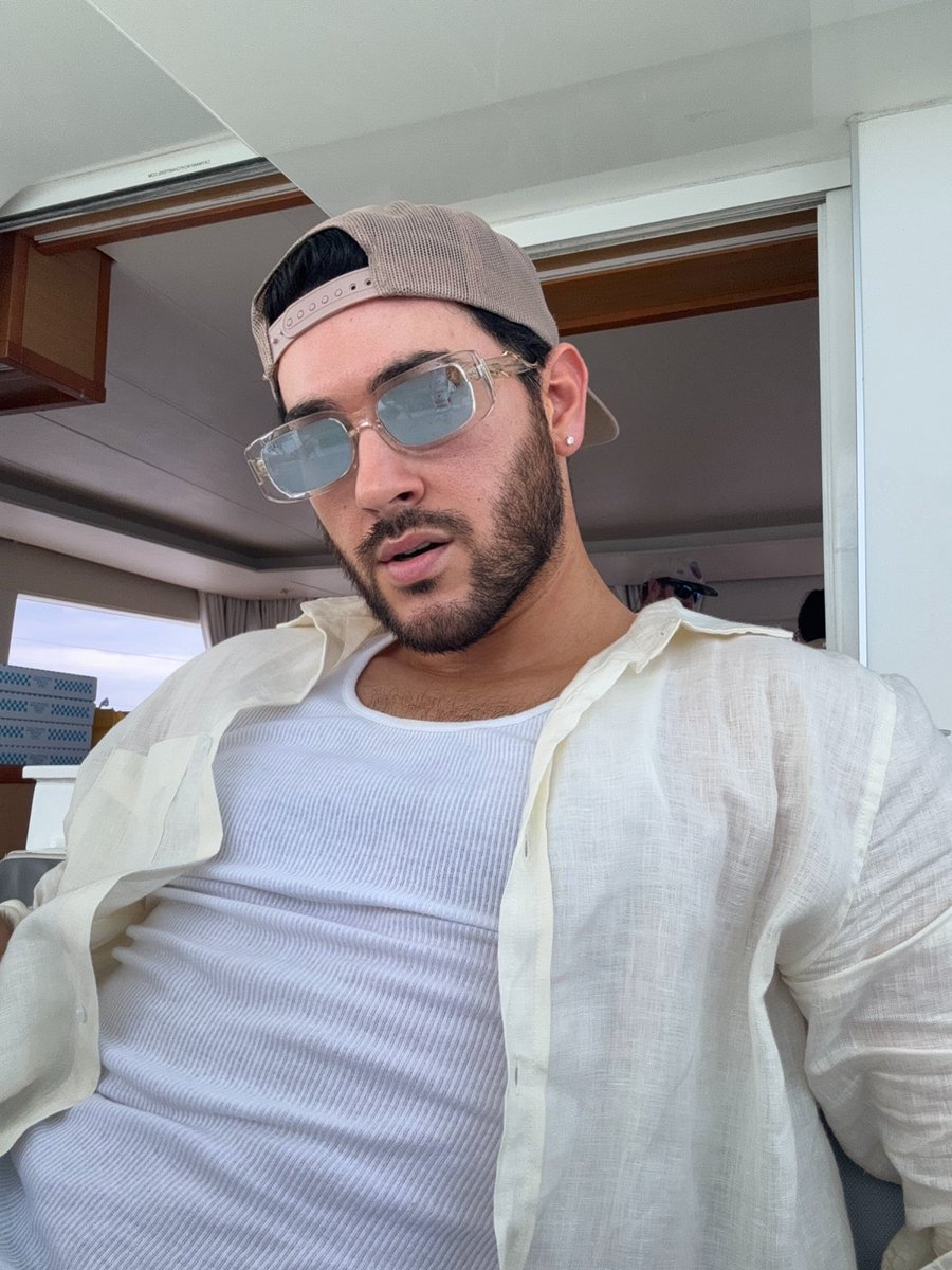 Manny MUA tweet media