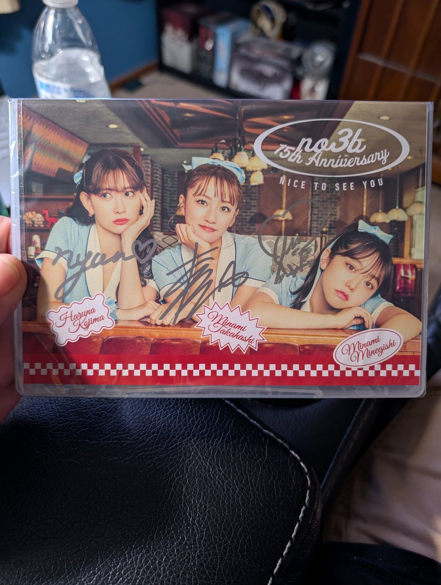 greenmachine039's tweet photo. @no3b_15th @taka4848mina My copy has arrived in USA! Will be watching tonight and love so much that it's signed by all! Thank you ladies for this cherished keepsake ❤️❤️❤️ https://t.co/wkqnkdVJCf