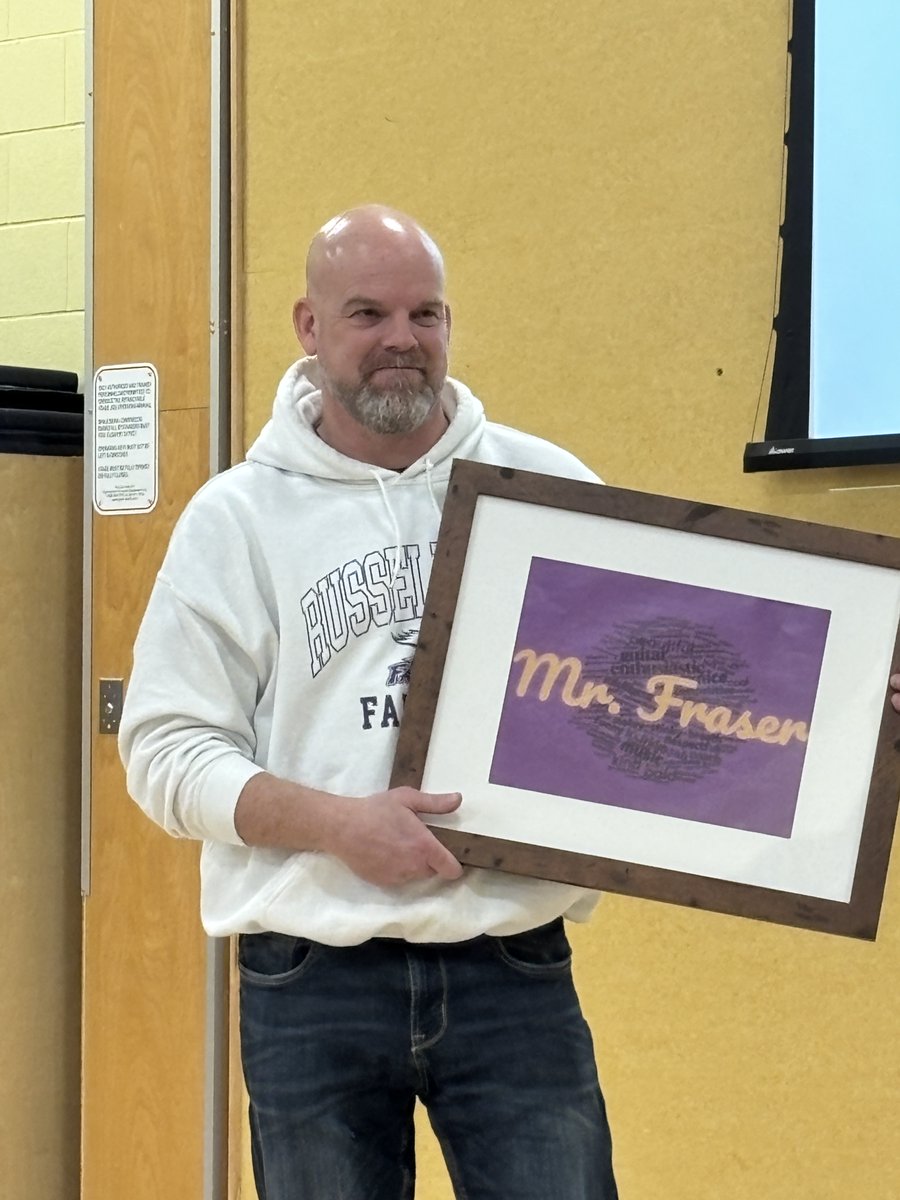 Mr_M_Fraser's tweet image. Don’t be sad about saying goodbye, but rather smile that we got to walk, talk, laugh, and learn together. Our journey takes us to places we never thought we'd go. Find joy in the path travelled and hope in the one to come. Until we meet again RRS. 🥰
@GEDSB #RRSthinkinclusive
