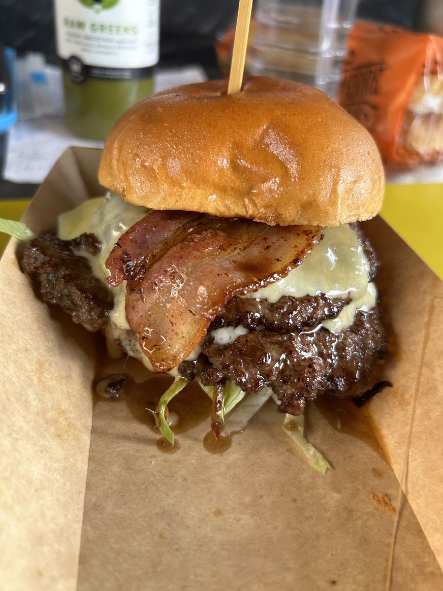 GooseEyeBrewery's tweet image. Tomorrows our monthly food van day at @GooseTap ! We’ve got Wagyu Roast Co bringing their delicious Wagyu Smash Burgers. See you for a pint? 🍺🍔