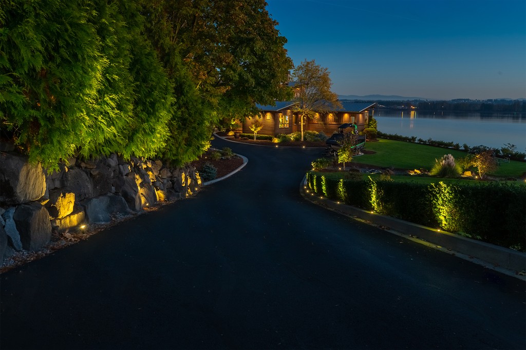 OR_Outdoor's tweet image. Your home deserves to shine! ✨ We specialize in designing and installing custom outdoor lighting systems that enhance your home’s beauty and security. Let’s create something stunning together! DM us to get started. 

#LuxuryLighting #PortlandDesign #oregonoutdoorlighting