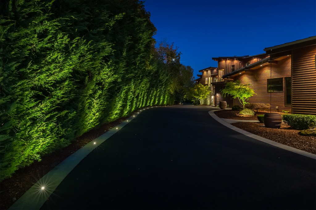OR_Outdoor's tweet image. Your home deserves to shine! ✨ We specialize in designing and installing custom outdoor lighting systems that enhance your home’s beauty and security. Let’s create something stunning together! DM us to get started. 

#LuxuryLighting #PortlandDesign #oregonoutdoorlighting