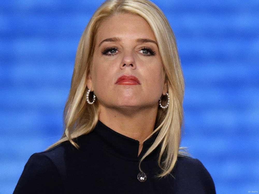 LeadingReport's tweet image. BREAKING: AG Pam Bondi reportedly furious over not receiving all the Epstein files from the FBI’s New York office.