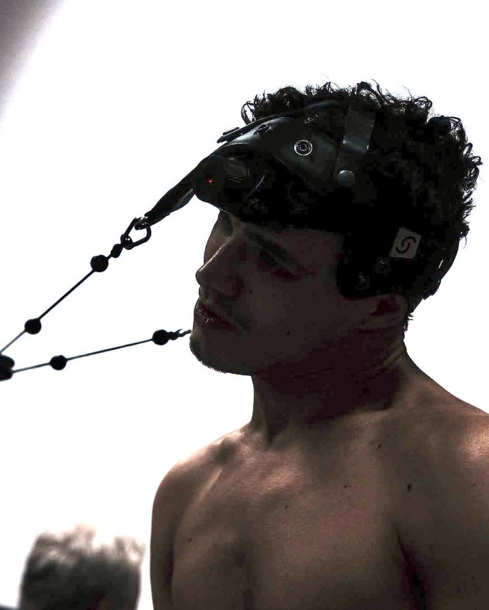 buckethatlando's tweet image. WHO TURNED UP THE CONTRAST IM LOSING MY MIND