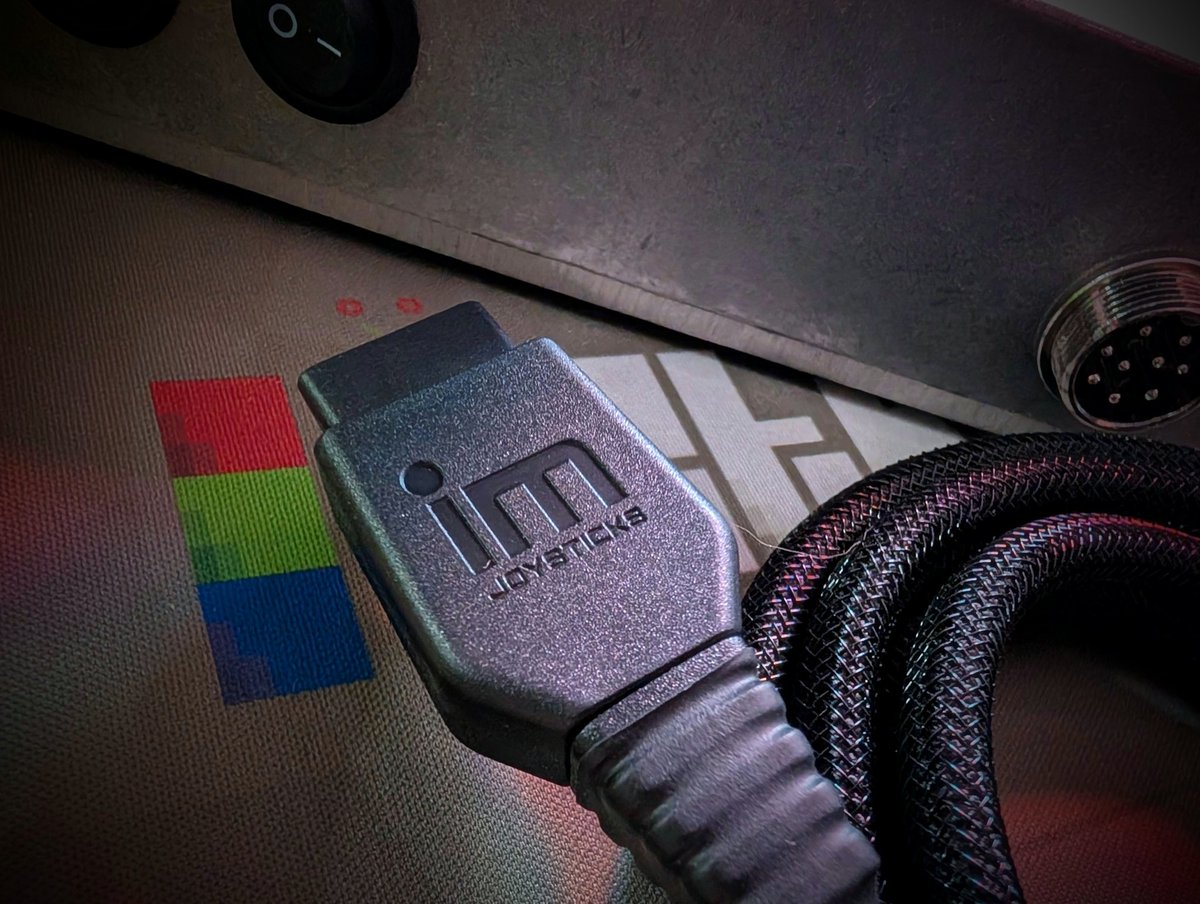 TheRetro32UK's tweet photo. Holy balls!! My custom prototype of the V2 Immortal Joystick has arrived. 

Just look at it. The custom decals. The moulded DB9, the GX16-9 aviation connector!! 

Stunning!! 🤩😍😻🤩🕹️💾❤️🤙

@AmigaforMortals #amiga #retrogaming #joystick https://t.co/w0tQmFE6FM