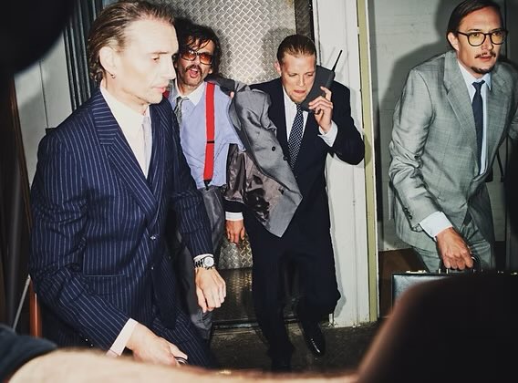 .<a href="/thedarkness/">The Darkness</a> to hit Swansea Arena on extensive UK tour and release new single ‘Walking Through Fire’

Read more: rockstate.co.uk/post/the-darkn…