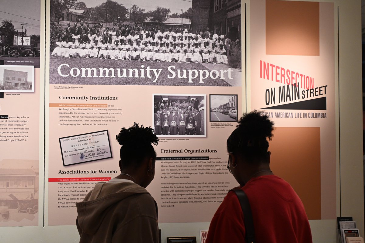 Stopping by the Our Story Matters gallery, students learned more about the role that South Carolinianas had during the American Civil Rights Movement, as well as what life was like in Columbia for African Americans throughout the 20th century. 2/2
