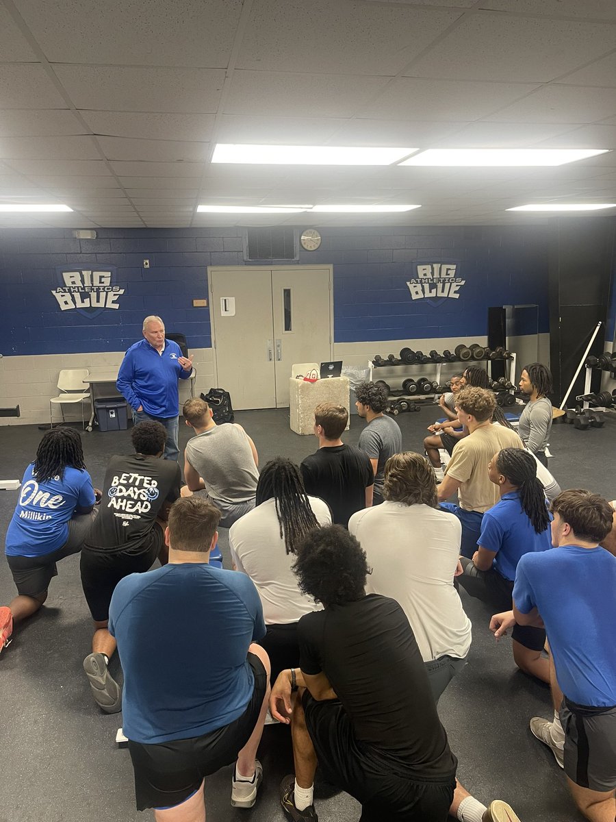 Big Blue Football great Gregg Eichelberger ‘82 delivering a message of power, pride, and support to one of our Football lifting groups today. You could feel the passion and pride he had for this University and FB Program! “Operation Resurrection“ continues…#savagementality