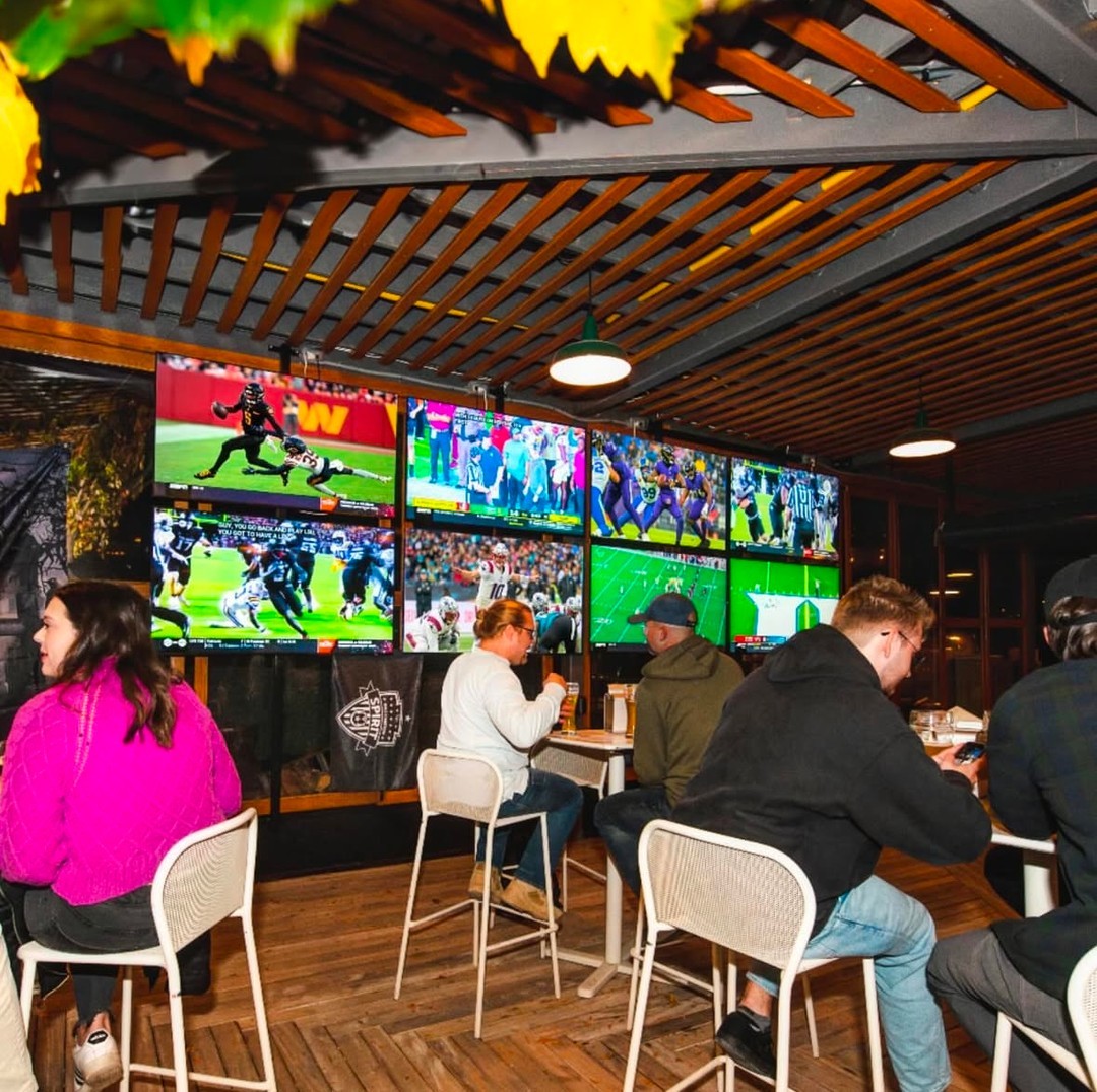 Dock79DC's tweet photo. Stop by Dacha Navy Yard on Monday nights for football and trivia night!

#dock79 #dachanavyyard #kettlerliving https://t.co/d3QfERrBAp