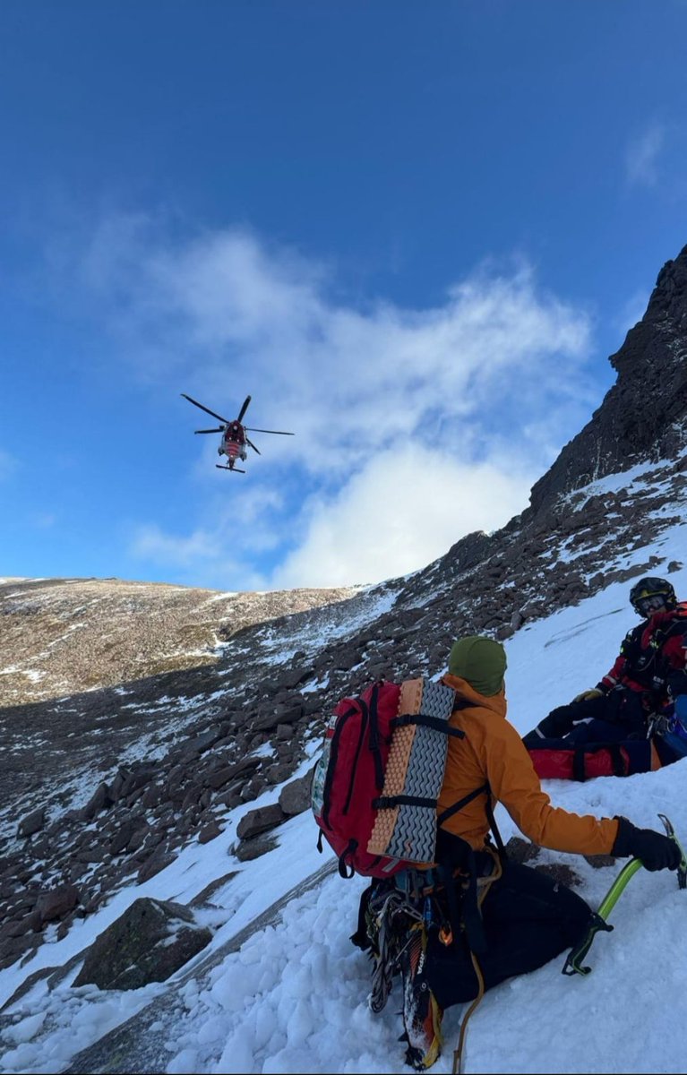 CMRT was called out today to assist a fallen climber on Aladdin’s Mirror Direct in Coire an t-Sneachda. Fortunately, Rescue 151 was in the air training just north of Inverness and was able to fly directly to the scene.