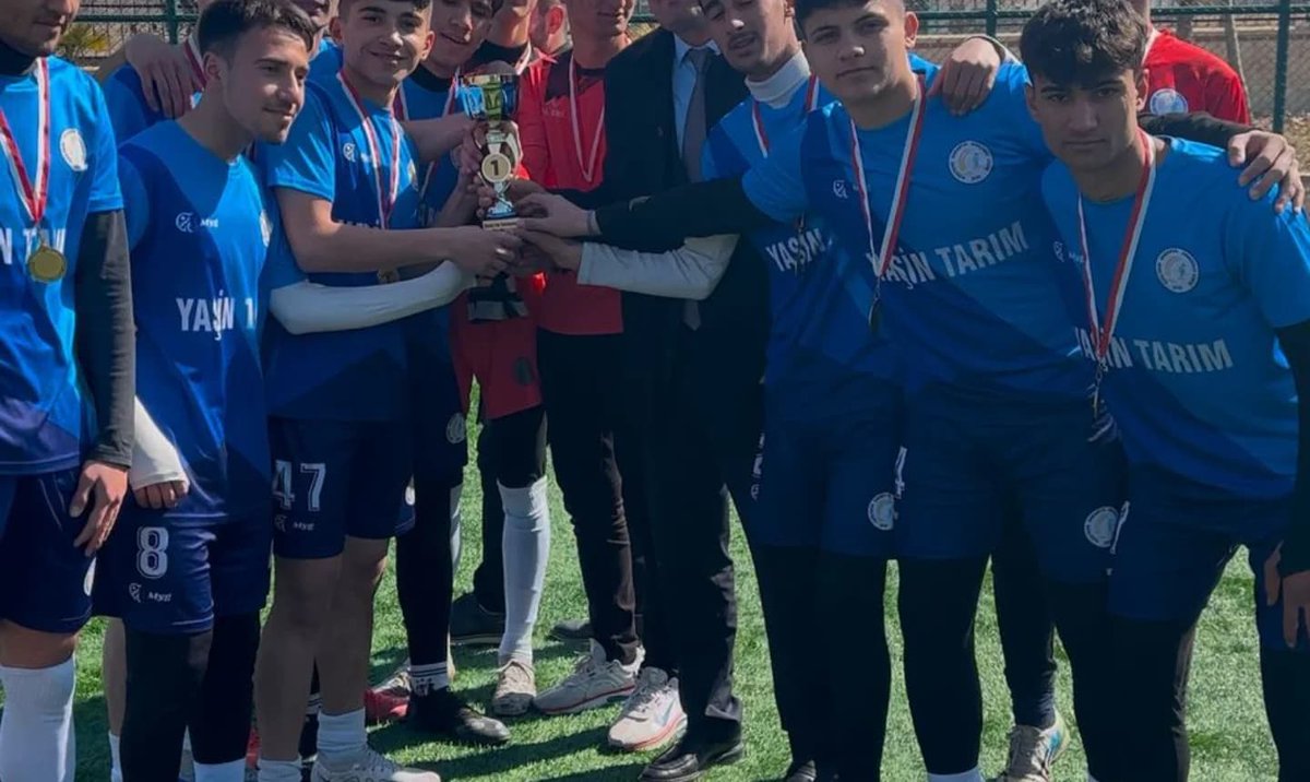 Kızıltepe Sakarya Anadolu Lisesi (@ksakaryaal) on Twitter photo Okulumuz Türkiye Gençlik Vakfı (TÜGVA) tarafından düzenlenen Liseler Arası GENÇLİG Futbol Turnuvasında Mardin il birincisi olmuştur. Öğrenci ve Öğretmenlerimizi tebrik ederiz.
<a href="/ali_eyyupkoca/">Ali Eyyupkoca</a>
<a href="/BeytullahBirlik/">Beytullah Birlik</a>
<a href="/akadirgms/">Abdulkadir Gümüş</a>
<a href="/tugvamardin/">TÜGVA Mardin</a> Okulumuz Türkiye Gençlik Vakfı (TÜGVA) tarafından düzenlenen Liseler Arası GENÇLİG Futbol Turnuvasında Mardin il birincisi olmuştur. Öğrenci ve Öğretmenlerimizi tebrik ederiz.
<a href="/ali_eyyupkoca/">Ali Eyyupkoca</a>
<a href="/BeytullahBirlik/">Beytullah Birlik</a>
<a href="/akadirgms/">Abdulkadir Gümüş</a>
<a href="/tugvamardin/">TÜGVA Mardin</a>
