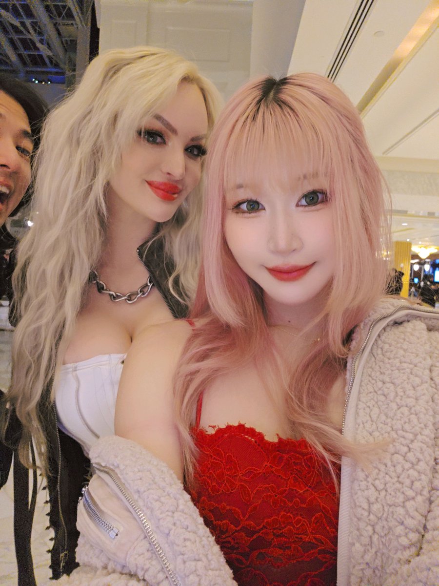 jennybellycos's tweet photo. 🌟 Very late Katsucon photo dump alert! 🌟 Finally getting around to sharing some of the amazing moments with these incredible people. 

Check out the final part of my vlog now on YouTube for all the behind-the-scenes fun! 🎥✨

#Katsucon #CosplayFun #VlogUpdate #Memories https://t.co/r2UyW6gc1h