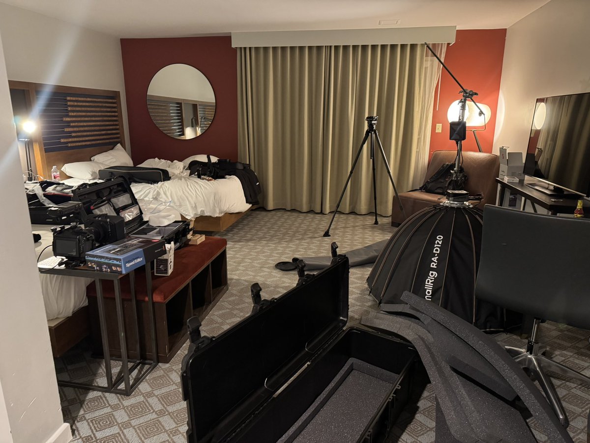 KevinBlancoZ's tweet image. This is how the hotel room of a DevRel Relations/Video Producer looks like at 1:00am. 

Camera Rigs, Lights setup, Audio Testing, etc. getting ready to produce the following day! 

LOVE MY JOB!! 

#devrel #developerrelations #developeradvocate #videofordevrel #developermarketing