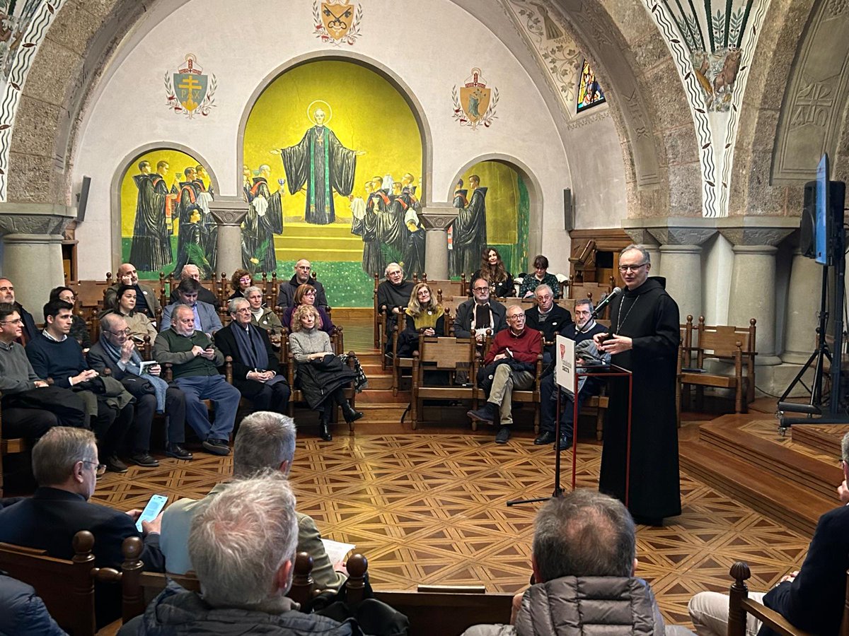 El bisbe Salvador ha participat avui a la presentacio de l'agenda 2025 de <a href="/cataloniasacra/">Catalonia Sacra</a>, que en aquesta ocasió posa el seu eix en els monestirs. La presentació s'ha fet a la sala capitular del monestir de Montserrat, que celebra el seu mil·lenari. bisbatlleida.org/ca/content/cat…