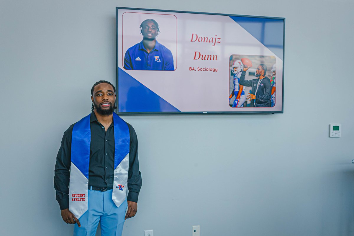 Stole Ceremony ✅

Graduation 🔜🎓

🎓 Brett Canis
🎓 Donajz Dunn