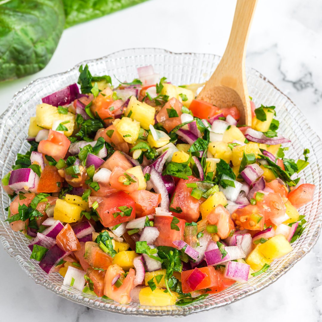 AFoodRevolution's tweet photo. 🍍 The perfect side dish for a summer meal, this Sweet n’ Savory Pineapple Salsa is colorful, nourishing, and tasty!

🍅 Use it in tacos, on top of salads, in wraps, or on top of the Easy Peasy Grilled Tempeh with Vegan BBQ Sauce!

🧅 View the recipe here: https://t.co/QmZnOfncp5 https://t.co/Vs3D6OQBOJ