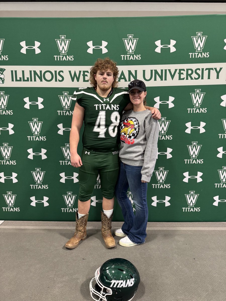 GavinMyers2006's tweet photo. Thanks for inviting me out today @CoachLlamas_3 for a great visit at @IL_Wesleyan https://t.co/DJJFc3YRE6
