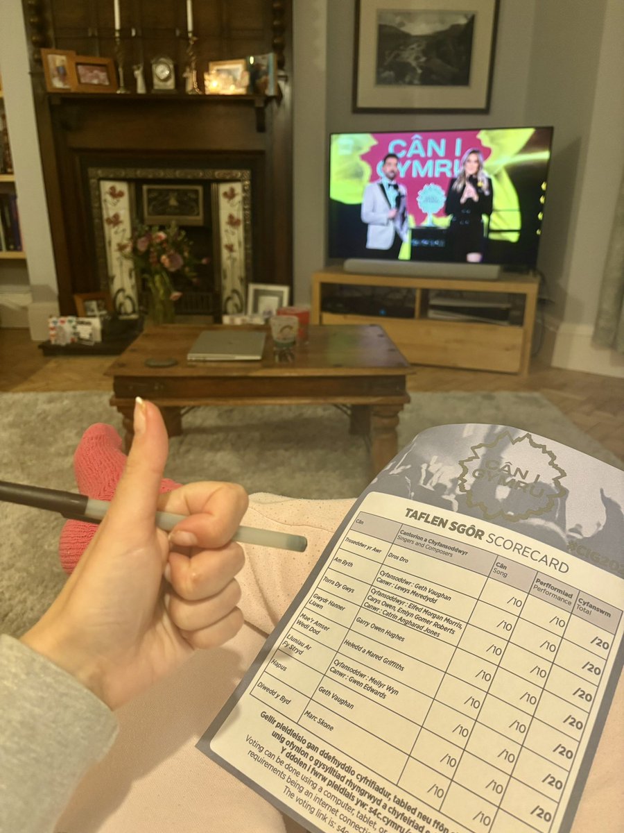 Branwen Gwyn (@bffg78) on Twitter photo Esyllt a fi wedi cyrraedd nôl o ☀️ Tenerife ✈️ jyst mewn pryd, ac yn barod amdani, fel pob blwyddyn! 🎶 🎤 🎧 🎵 💪 🏴 #CiG2025 <a href="/S4C/">S4C 🏴</a> Esyllt a fi wedi cyrraedd nôl o ☀️ Tenerife ✈️ jyst mewn pryd, ac yn barod amdani, fel pob blwyddyn! 🎶 🎤 🎧 🎵 💪 🏴 #CiG2025 <a href="/S4C/">S4C 🏴</a>
