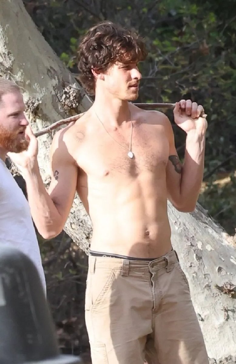 mediaTMU's tweet image. More of Shawn Mendes in LA yesterday