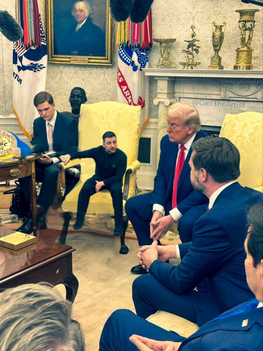 diminutive minerals salesman,
he's not very good at his job...
#Zelensky