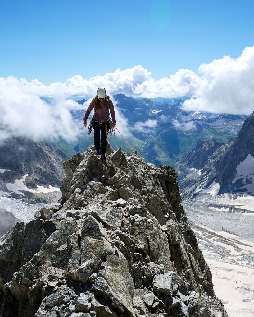 this &amp; no phone signal ⛰️

*in areas of reduced signal, a satellite communicator is a critical component of your mountain safety gear

#mountains