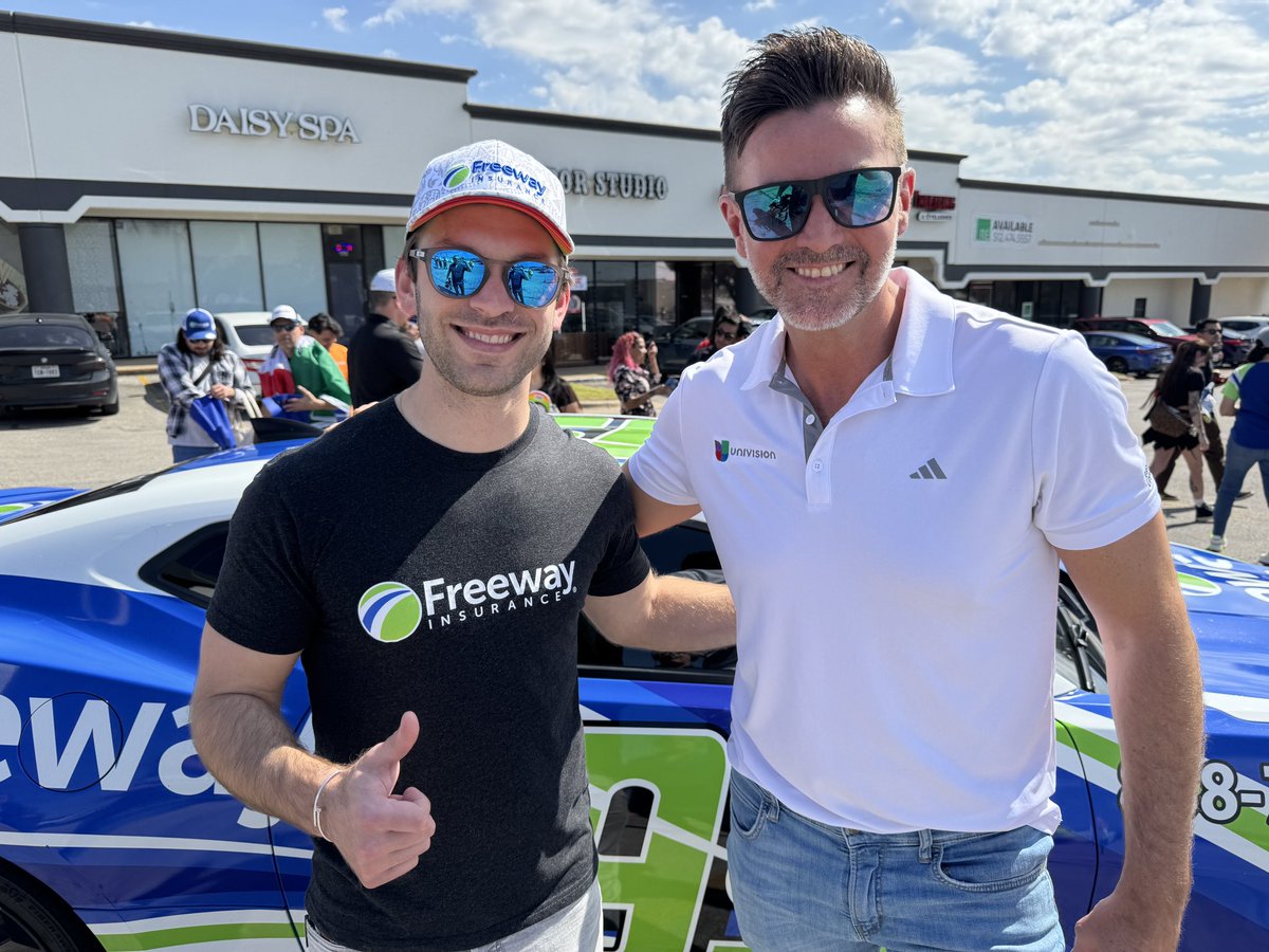 fuepaco's tweet image. ¡START YOUR ENGINES! ¡ Todo listo en Austin, TX para el fin de semana de #nascar donde #danielsuarez buscará poner el nombre de 🇲🇽 muy en alto en el Circuito de las Americas ! Platicamos con mi paisano de #Monterrey para @TUDNUSA