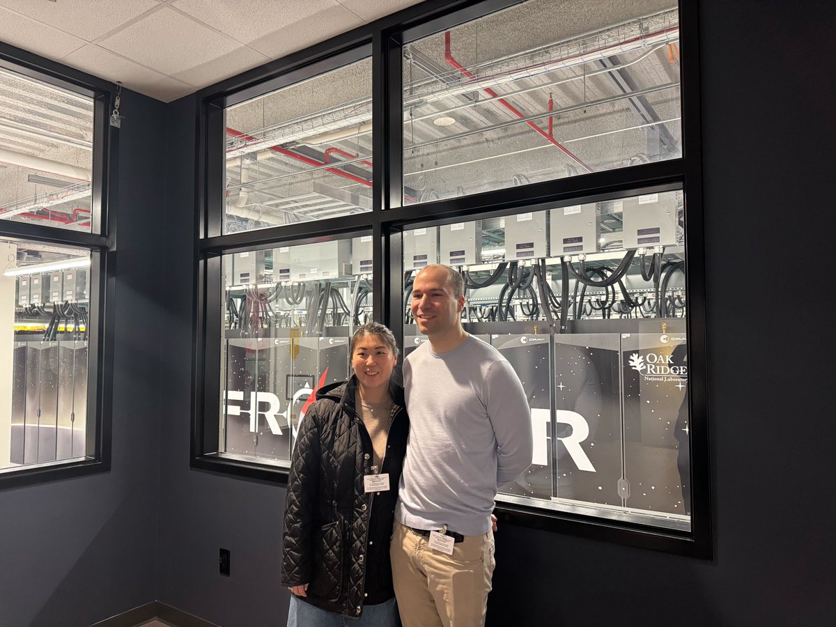 Visited Oak Ridge today with <a href="/SecretaryWright/">Secretary Chris Wright</a> <a href="/SenatorHagerty/">Senator Bill Hagerty</a> <a href="/RepChuck/">Chuck Fleischmann</a>, as part of an event where 1,000 scientists are applying OpenAI models to their work.

Inspiring to see the ways that people are using OpenAI tools to advance science for America and humanity.