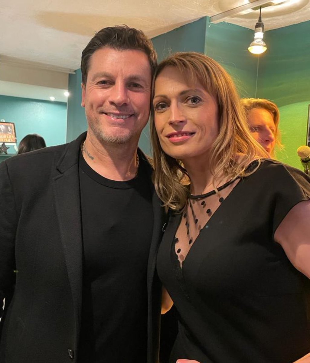 Rébecca tweet media