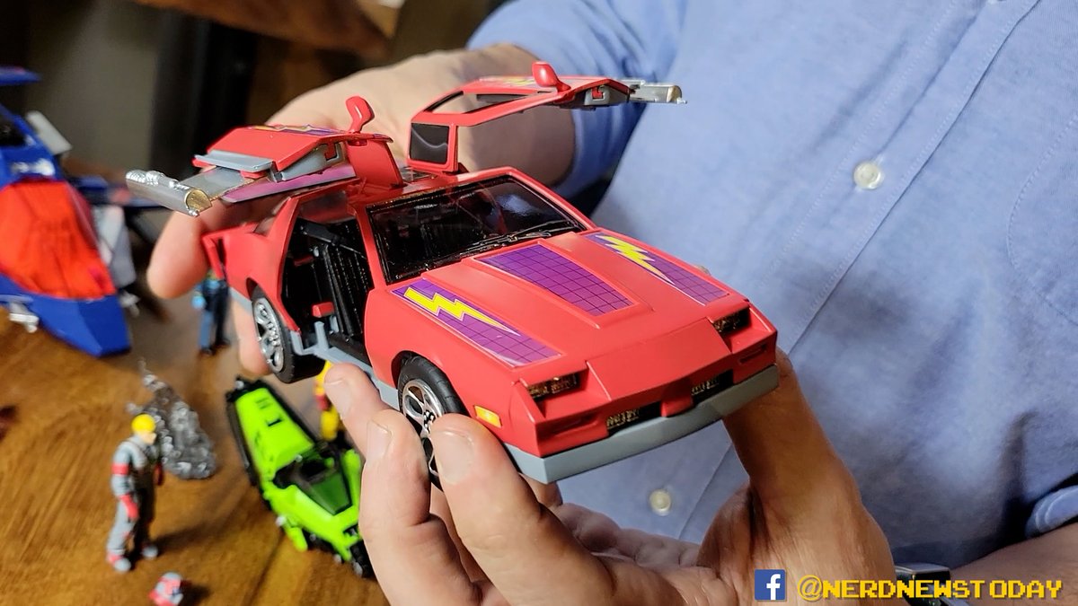 Toy Fair 2025 officially starts tomorrow, but I went to a special pre-show event today where The Loyal Subjects unveiled their new M.A.S.K. toys! Same retro feel but with a few updates to make this cult classic comeback even more special! youtube.com/watch?v=T6IK4d… #toyfair2025