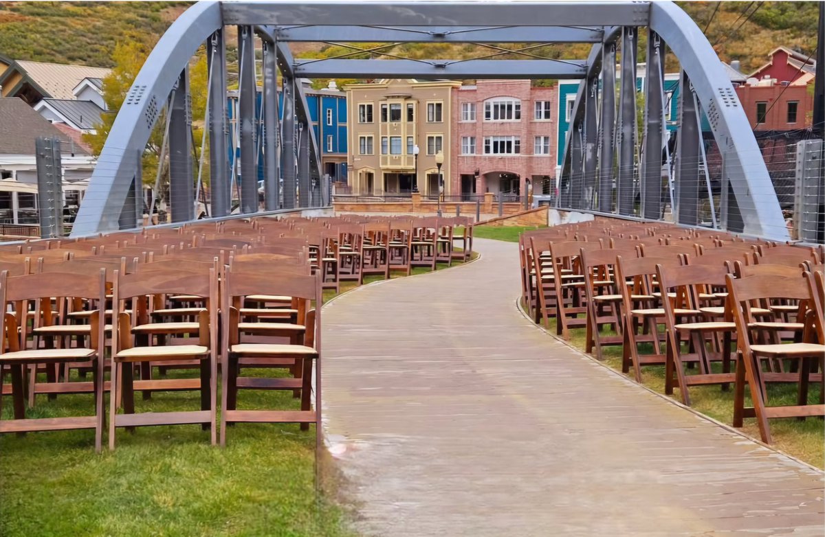 AllOutEvent's tweet image. A gorgeous location for a ceremony!💍 The fall colors make for the perfect backdrop🍂
.
.
.
#AllOutEvent #rentalcompany #utaheventplanner #nature #fallceremony #parkcity #eventideas #eventinspo #utah #eventplanning #wedding #fallcolors