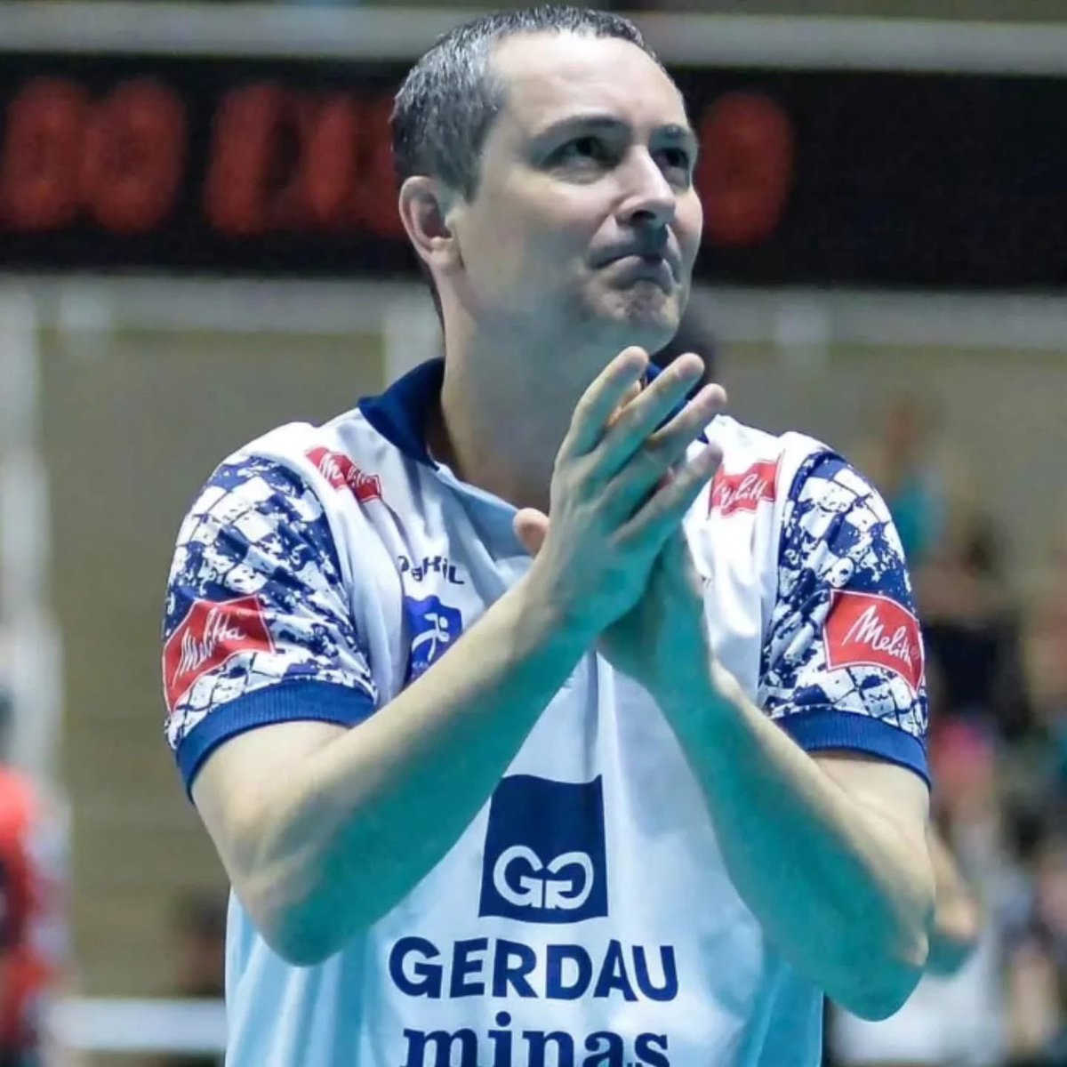 NICOLA NEGRO SERÁ EL NUEVO TÉCNICO DE CHIERI 76' 🇮🇹

El técnico de Minas, que está haciendo su última temporada en suelo brasileño, ya tiene equipo para la próxima temporada. Volverá a su país y entrenará  el Chieri 76'.