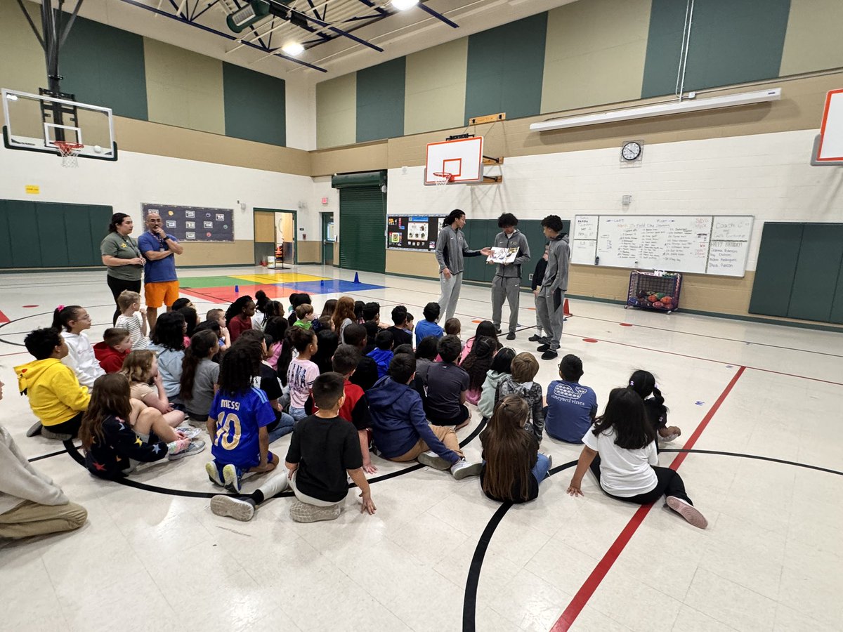 NISDWernli's tweet image. Thank you, Brennan Basketball team for helping our Wildcats Read to the Final Four. Your leadership on &amp;amp; off the court shows how incredible your team is. We wish you the best of luck on your journey to the state title! Go Bears! @NISDBrennan @lorimshaw @mrsfeldt5 @WernliLibrary