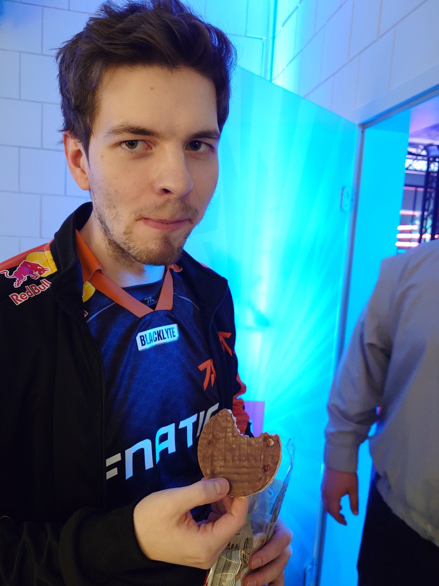 Only winners get rice cakes <a href="/mikyx/">Mihael Mehle 🦖</a>