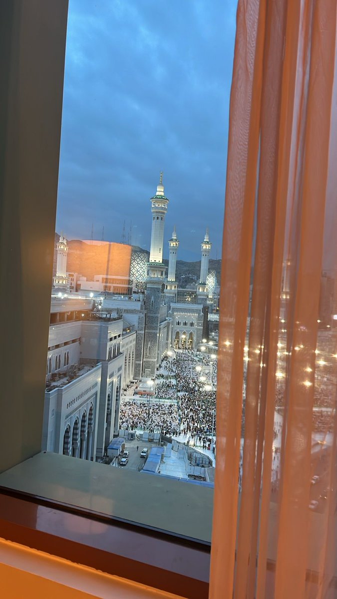 AlghmdyKhald's tweet image. ناوي تعتمر في رمضان🌙
 تبغى فندق قريب مطل بسعر  متوسط ؟💸
 فندق انجم مكه جبل الكعبه 
يتميز بإطلالة على الحرم المكي الشريف ملاصقًا لفناء المسجد الحرام في منطقة جبل الكعبة الجديدة، لا تفصله سوى خطوات عن ساحات الحرم
للحجز والاستفسارات ⬇️
wa.me/966563957591
#مكة #فنادق_مكه…